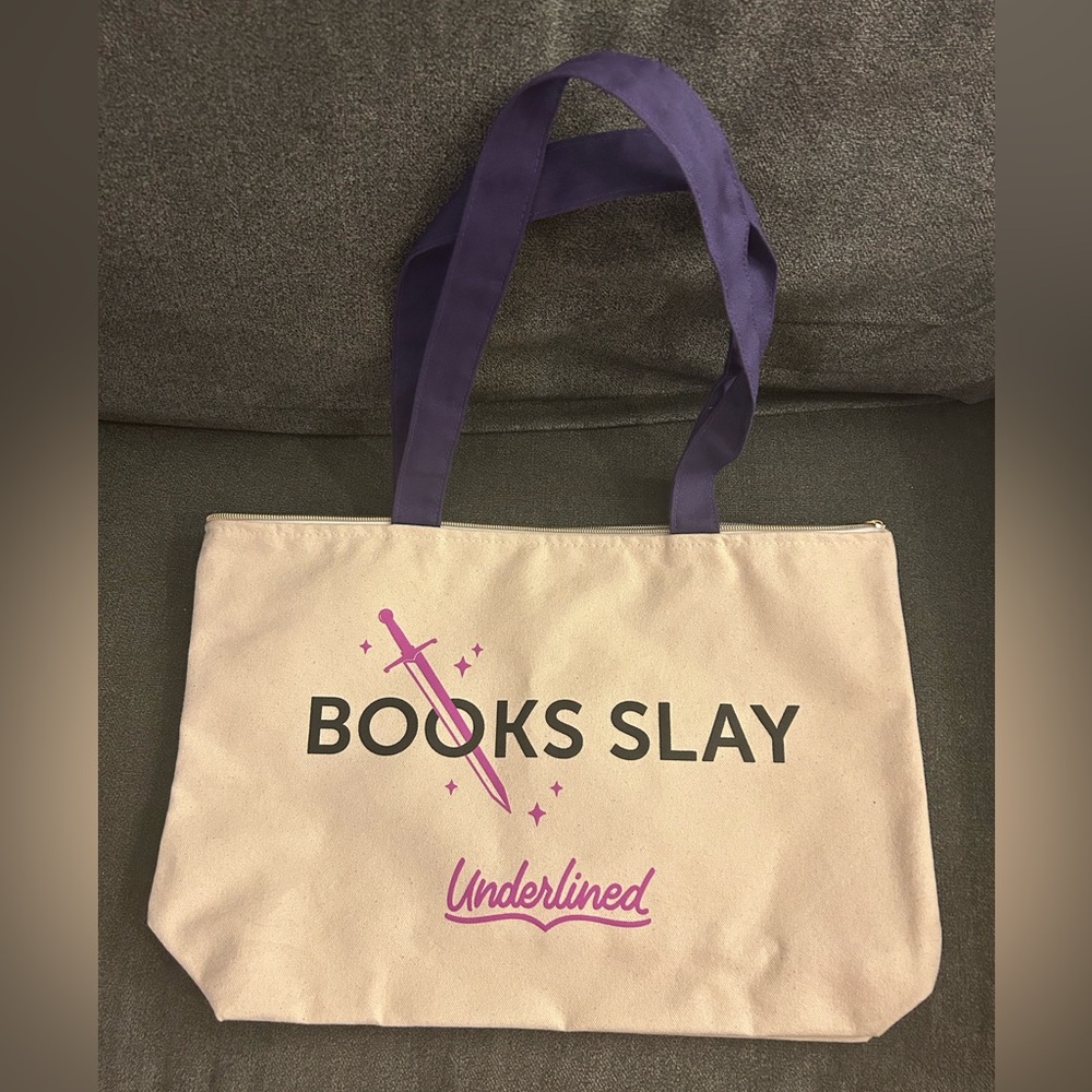 NWOT Underlined Publishing “Books Slay” Canvas Zippered Tote Bag